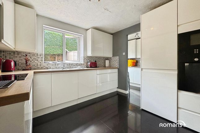 21, Lyndhurst Drive, Hampshire photo 3