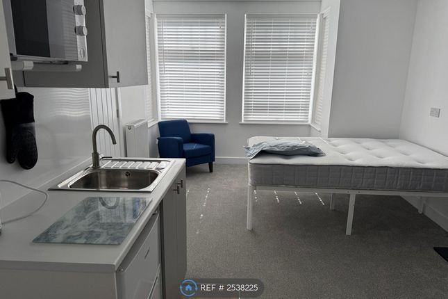 Room 3 - £995 Pcm
