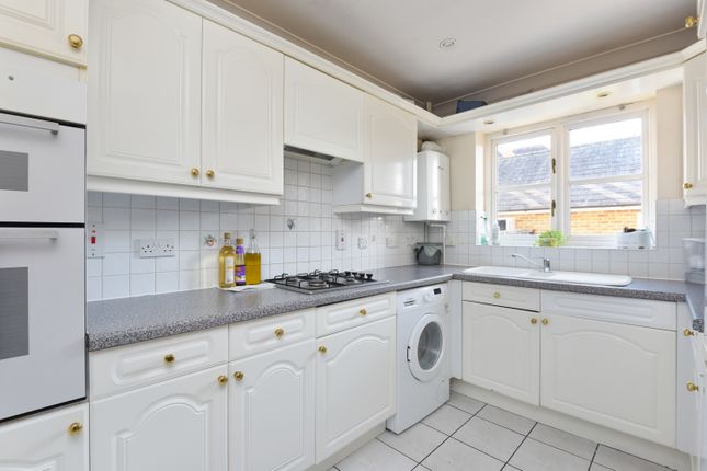 58 Station Road West, Canterbury, Kent photo 2