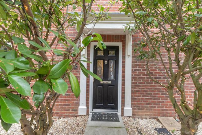 11, Sunderland Close, Norwich photo 2