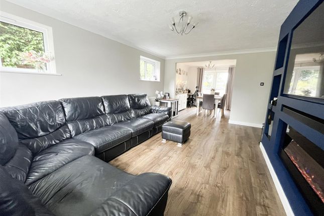 18, Ridgeway Close, Heathfield photo 2