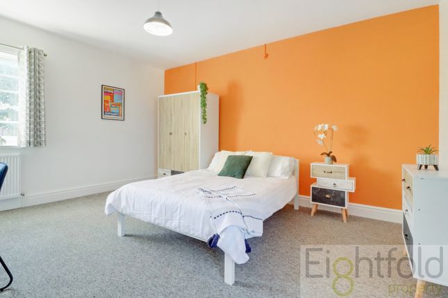 Room to rent in York Place, Brighton
