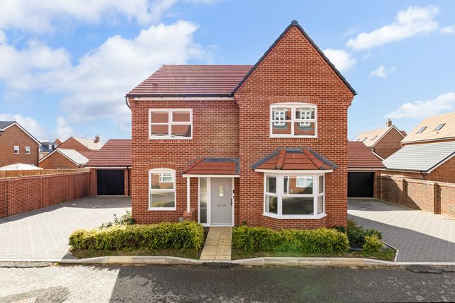16 Crowfoot Way - Aspen RL, Leaf Living at Orchard Green, Aylesbury, HP22, Aylesbury photo 2