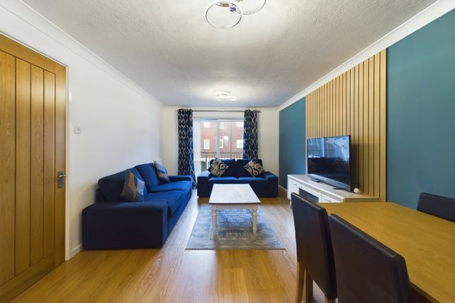 Cam01791G0-Pr0136-Still003