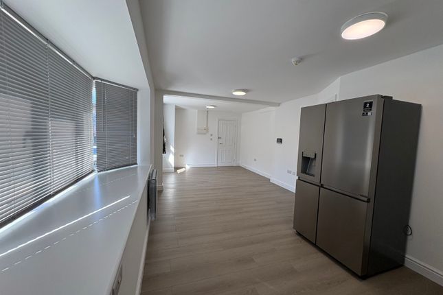 GF 1 BED, Barnet Lane, Elstree photo 3