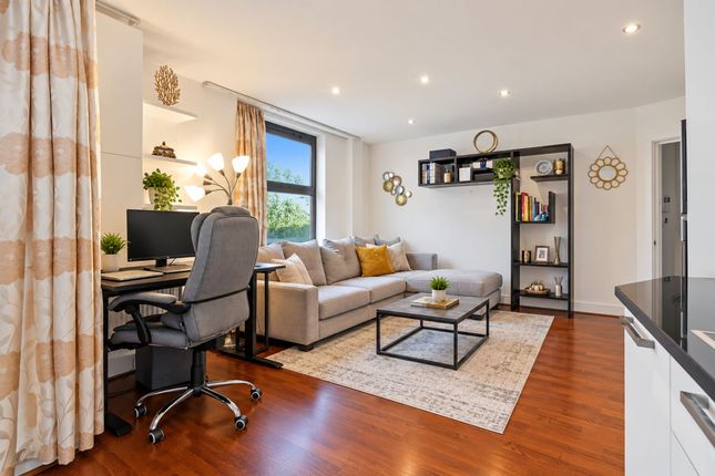 Flat 1, 351 Goswell Road, London photo 4