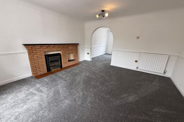 8 Longfield Close, Birmingham photo 3