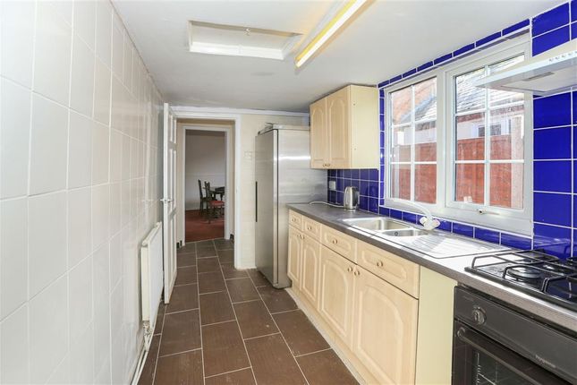50, Radford Avenue, KIDDERMINSTER photo 3