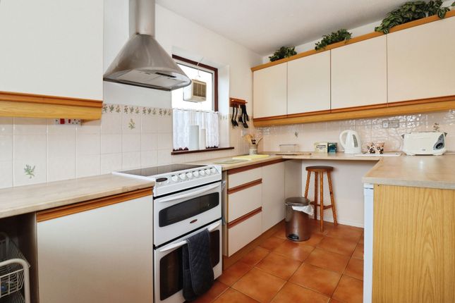 100, Witcombe, Bristol photo 3