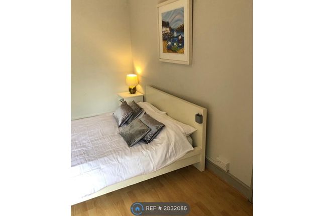 Thumbnail Room to rent in Dolphin Road, Slough