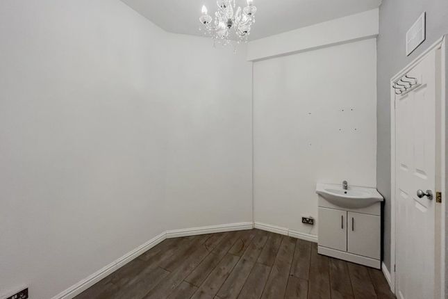 Property to rent in High Street, Blackwood
