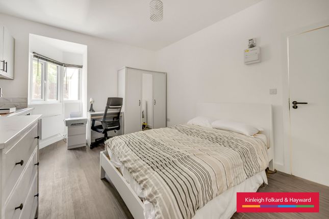 Flat 2, 62, Upper Tulse Hill, London photo 3