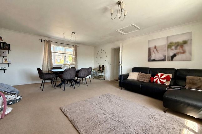 21, Galleon Road, Grays photo 2
