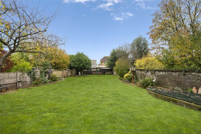 96, Thames Street, Surrey photo 2