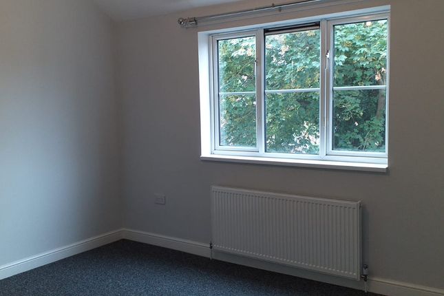 L/O, 38, Thomas Road, Doncaster photo 3