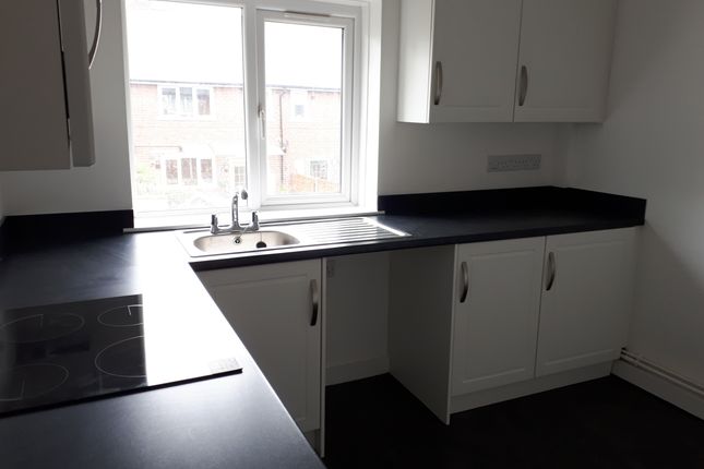 25, Longcroft Grove, Manchester photo 2