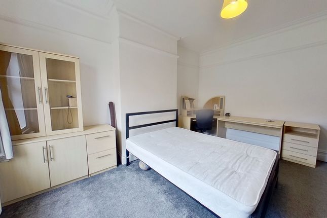 4 Consort Terrace, Leeds photo 4