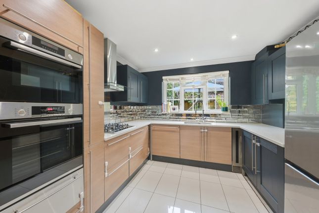 41, Elmgrove Road, Weybridge photo 2