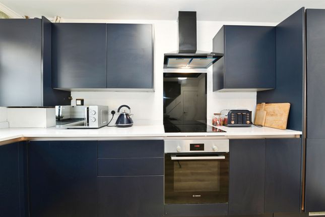 8, Barnard Court, Wells photo 2