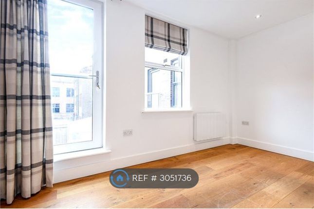 Flat, Admiral House Upper Charles Street, Camberley photo 3