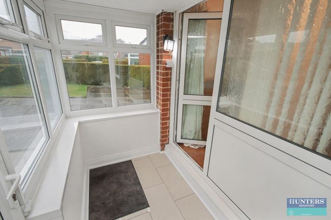 6, Chippendale Rise, Bradford photo 2