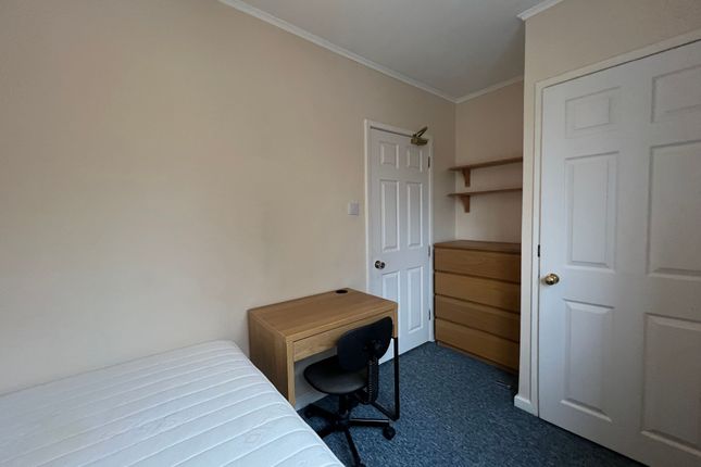 Flat to rent in Minden Way, Winchester
