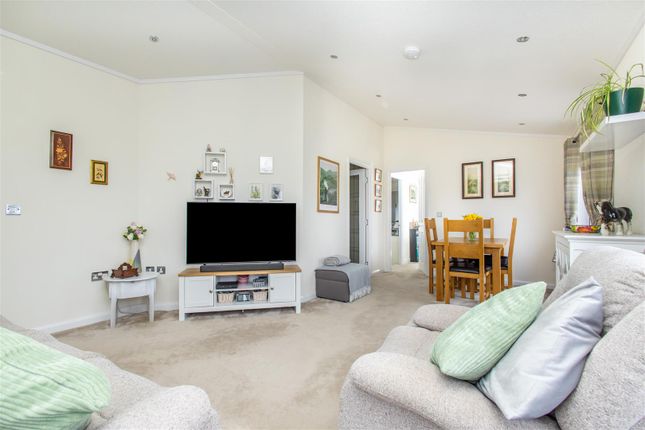 12, Whitecotes Residential Park, Tadcaster photo 3