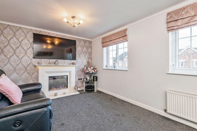 Town house for sale in Ironstone Gardens, Leeds