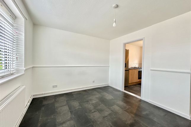 Maisonette for sale in Shakespeare Close, Leicester