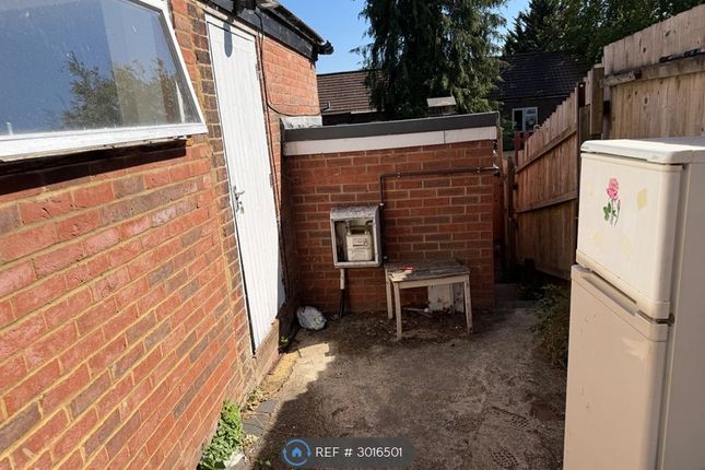 A Milton Road, Luton photo 3
