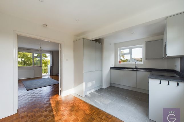 26, Highfield Court, Reading photo 2