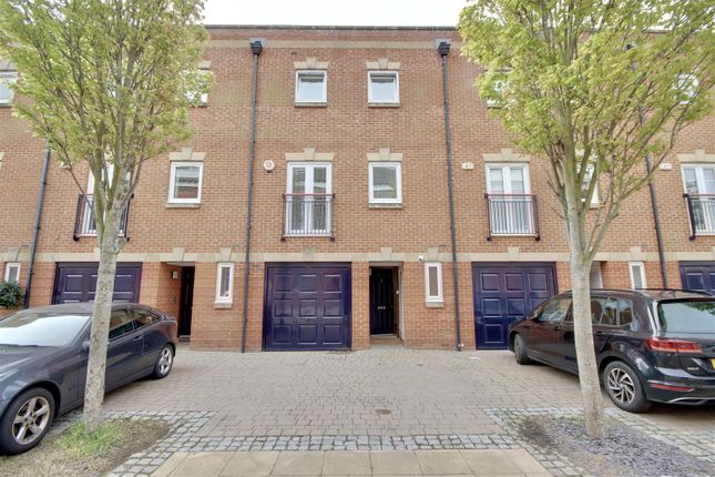 Town house for sale in Perseus Terrace, Gunwharf Quays, Portsmouth
