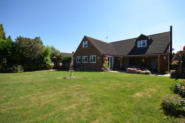 Image of 19 Earlswood Close, Aylesbury, HP21 7PG