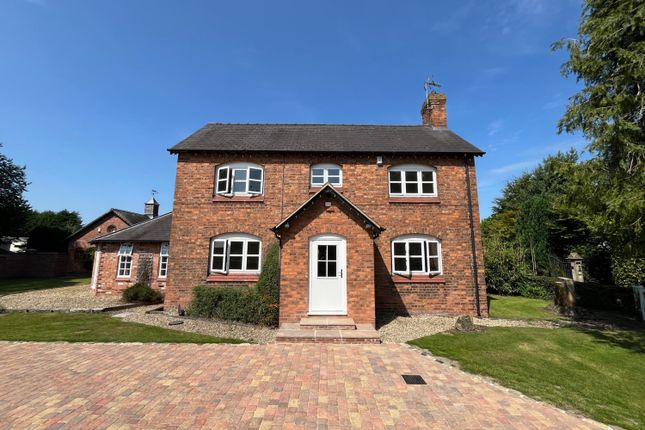 Thumbnail Farmhouse to rent in Main Road, Shavington, Crewe, Cheshire