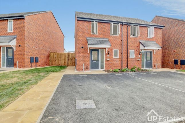 2-bed house on 10, Combine Close, Nuneaton, £1,250/mo
