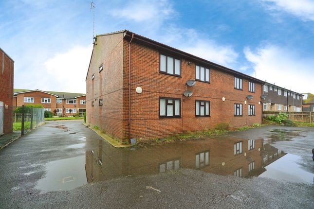 Flat for sale in Cavell Avenue, Peacehaven