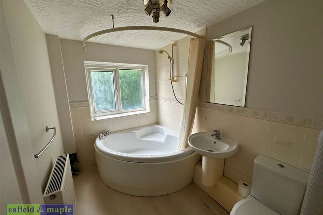 4, Sizehouse Village, Rossendale photo 5