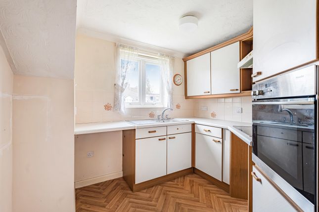 62 Willow Court,, Ackender Road, Alton photo 3