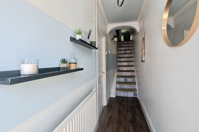 17, Nicholas Road, Swansea photo 4
