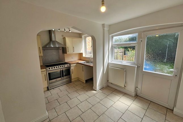 98, Poole Crescent, Birmingham photo 3