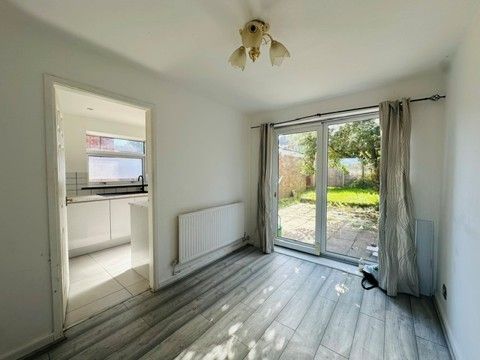 56, Knutsford photo 3