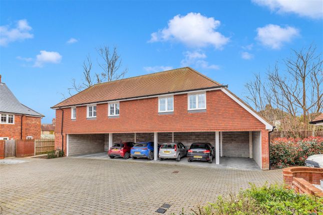Thumbnail Flat for sale in Midhurst, West Sussex