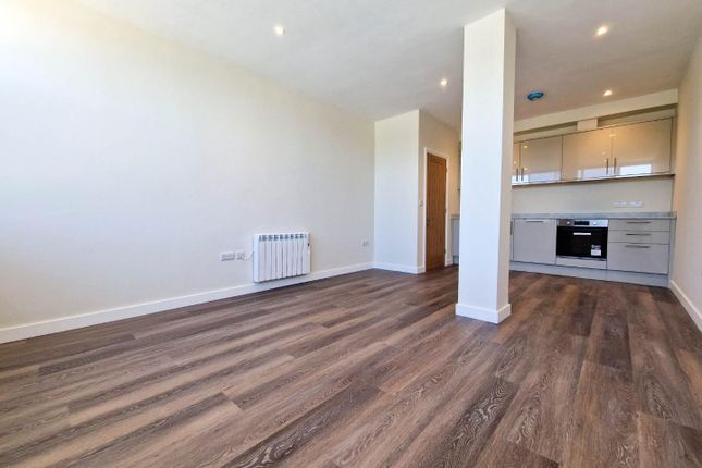 Apartment 4, Imperial House, Stroud photo 2