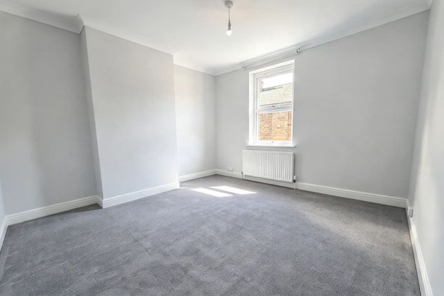 4 Darley Terrace, Barnsley photo 4