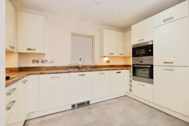 9, PARK GARDENS, Banbury photo 3