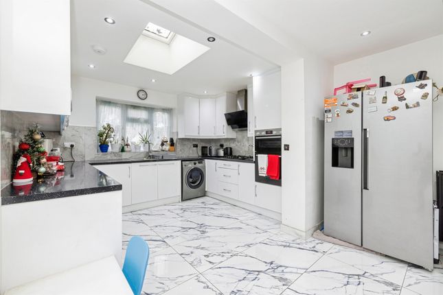 27, Fairfield Avenue, Watford photo 4