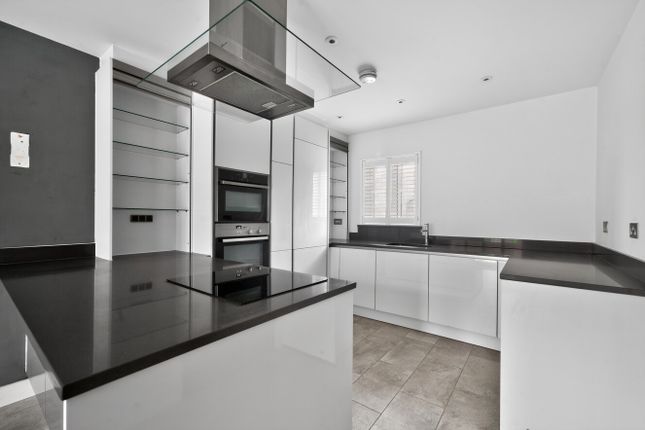 12, Colebrook Field, Alresford photo 3