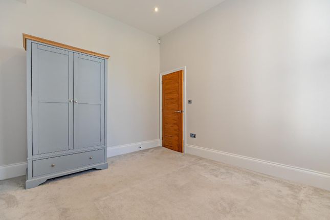 8646631-Interior06-800.Jpg