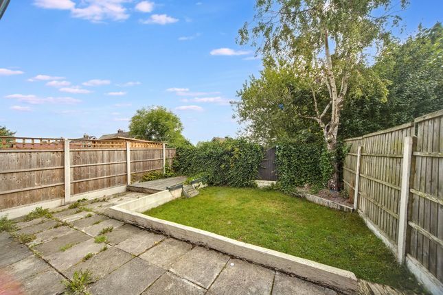 18 Warminster Grove, Wigan photo 4