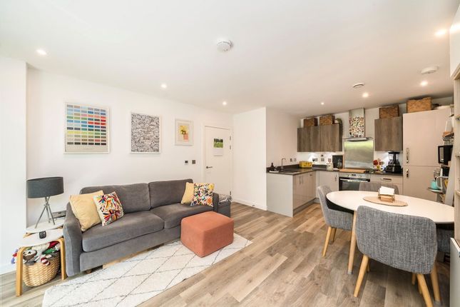 Flat 108, 4, Hawthorne Crescent, Greenwich photo 2